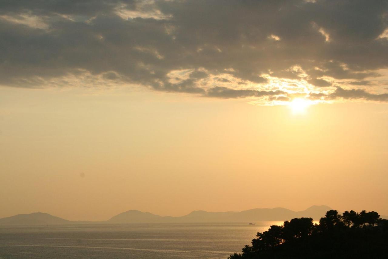 Revis Station Plataria Ξενοδοχείο Εξωτερικό φωτογραφία